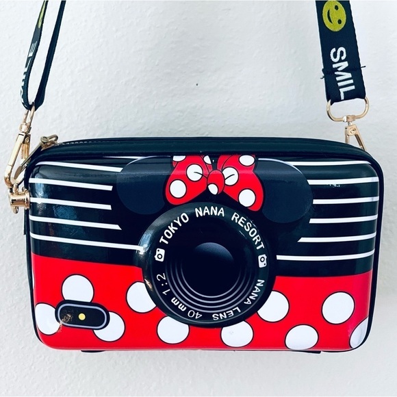 NWT Minnie Mouse Crossbody Zippered Purse Wristlet - Picture 2 of 7
